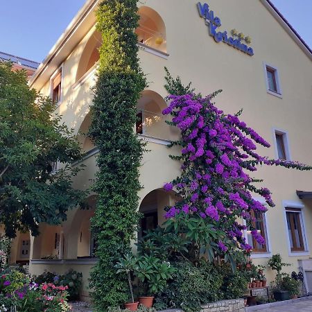 Villa Kristina 로비니 외부 사진