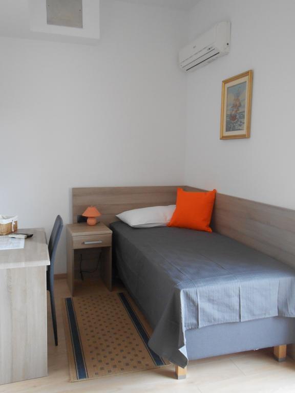 Villa Kristina 로비니 외부 사진