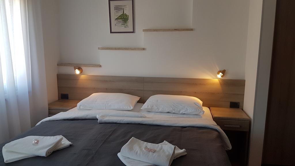 Villa Kristina 로비니 외부 사진