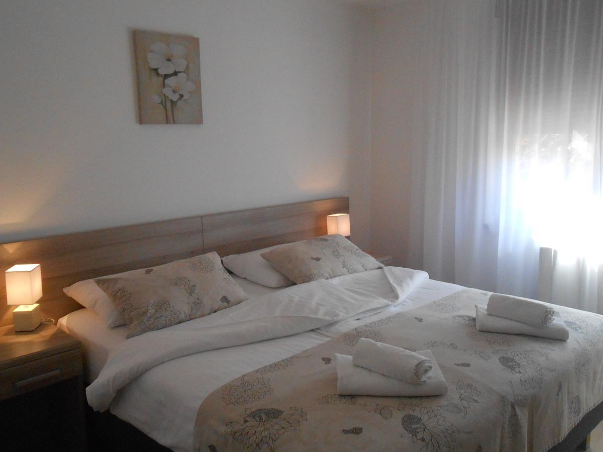 Villa Kristina 로비니 외부 사진