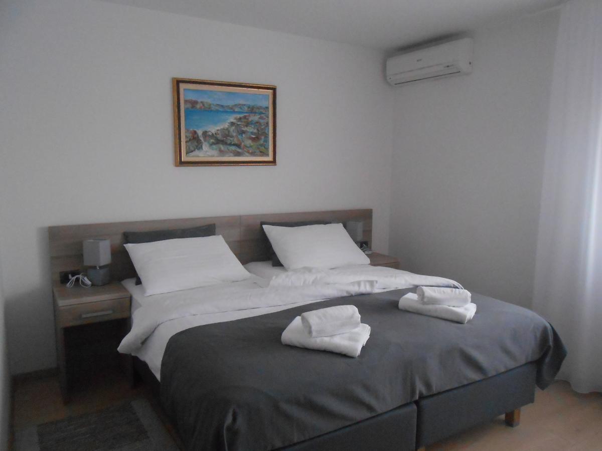 Villa Kristina 로비니 외부 사진