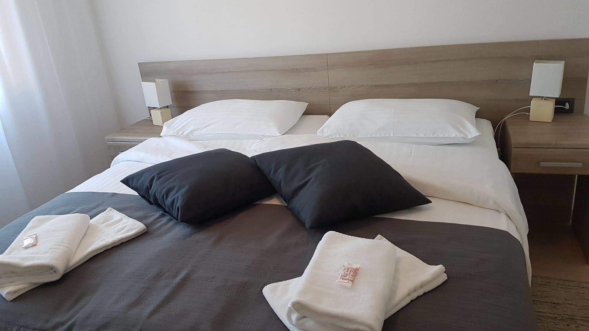Villa Kristina 로비니 외부 사진