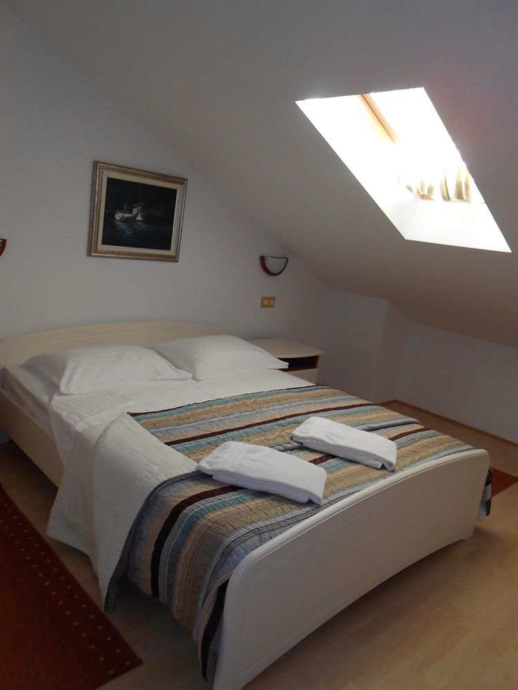 Villa Kristina 로비니 외부 사진