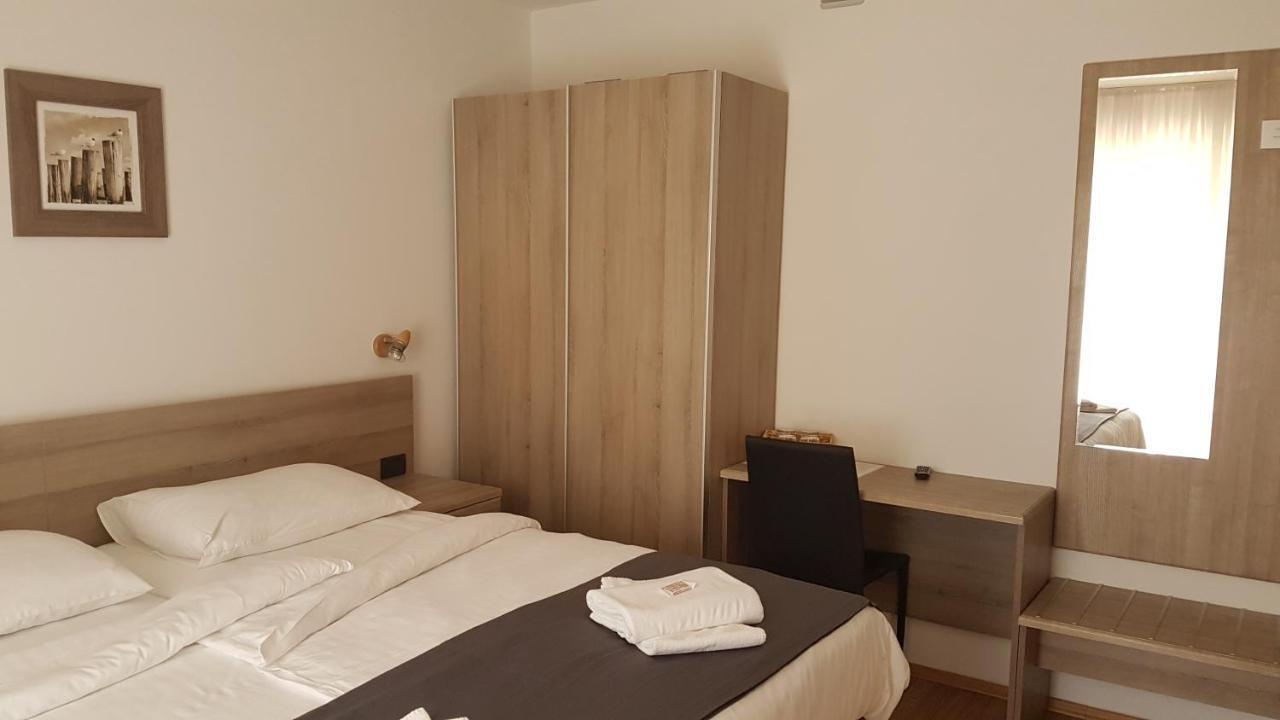Villa Kristina 로비니 외부 사진