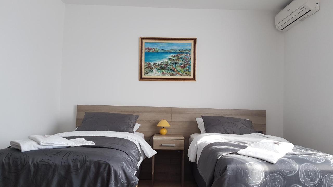 Villa Kristina 로비니 외부 사진