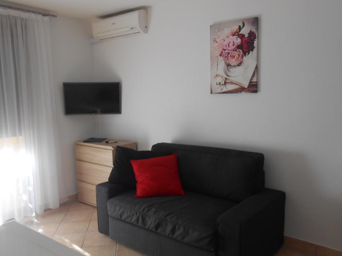 Villa Kristina 로비니 외부 사진